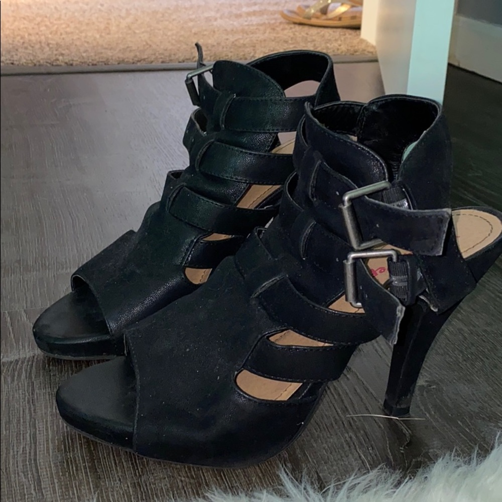 Pink & Pepper Black High Heels size 9